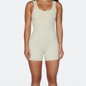 SET Active Women’s Sportbody Shortysuit Lightweight Romper in Oat Milk, Small